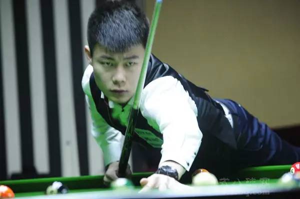 利物浦暂时摆脱困境，但斯洛特执教仍存疑，维尔茨与基耶萨表现关键，战术调整引发争议。