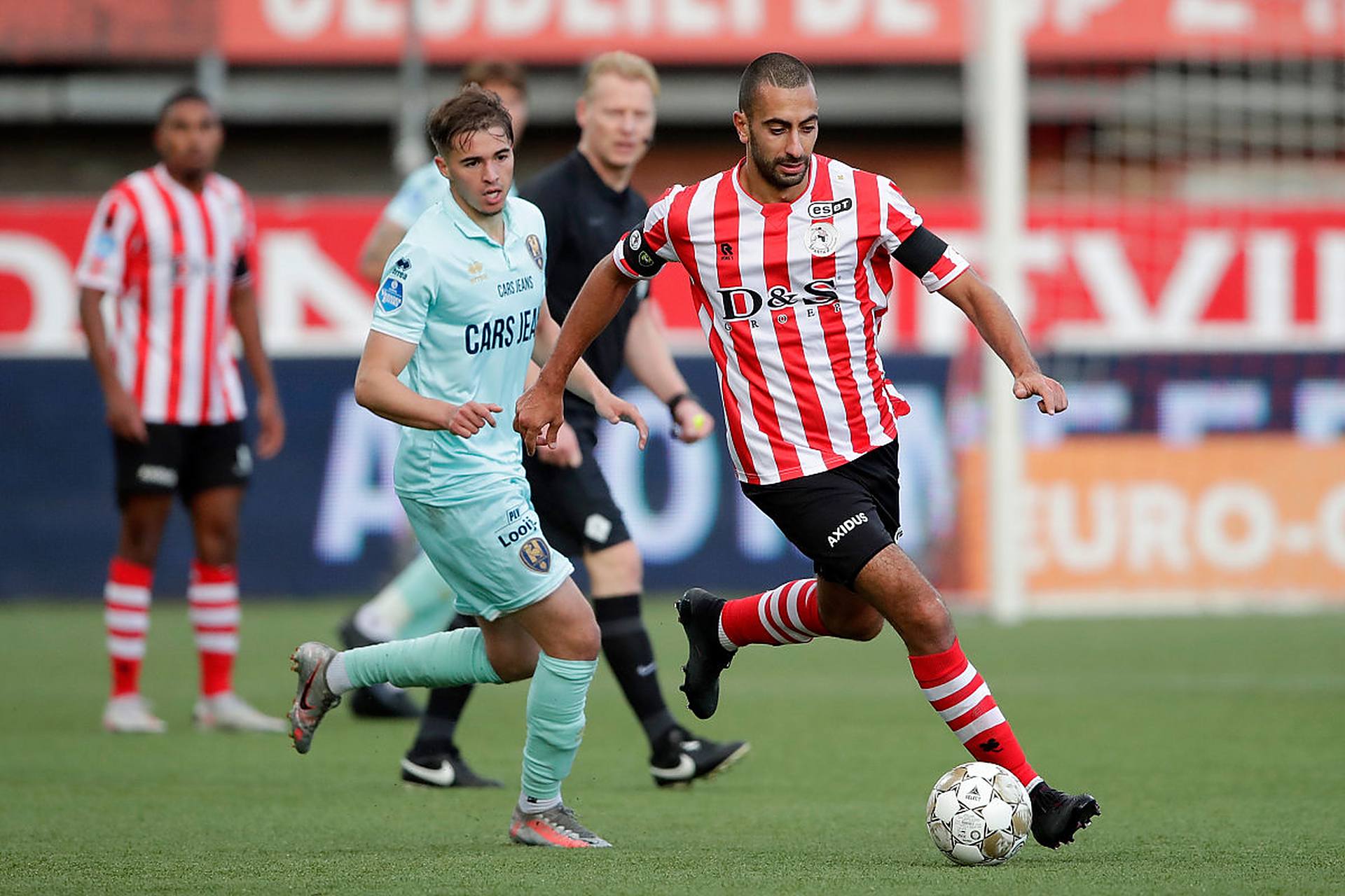 守频频出现 守频频出现